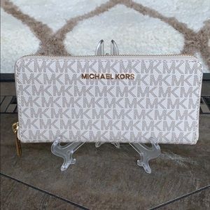 MICHAEL KORS LG ZA CONTINENTAL VANILLA WALLET